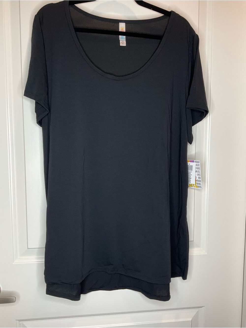 LuLaRoe Classic Black Short Sleeve Scoop Neck Tee 3XL
